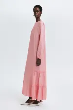 ROBE EN LIN TEXTURÉ AVEC OURLET FRONCÉ