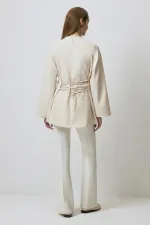 ÇAPRAZ BAĞLAMALI DETAYLI KREP BLUZ