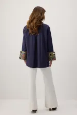 CHEMISE À MOTIFS ETHNIQUES