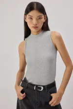 SOUS-VÊTEMENTS SANS MANCHES À COL MONTANT