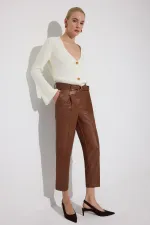 KEMERLİ VEGAN DERİ PANTOLON