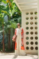FLORAL PATTERNED KIMONO WITH TASSEL DETAILS FLORAL PATTERNED KIMONO WITH TASSEL DETAILS