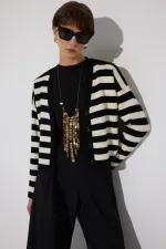 YUMUŞAK DOKULU TRİKO HIRKA