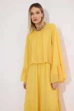 ROBE EN CHIFFON À VOLANTS