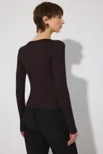 ÖNDEN ÇITÇITLI UZUN KOLLU BODY