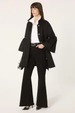 Veste en gabardine avec manches ornées de pierres