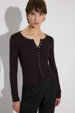 ÖNDEN ÇITÇITLI UZUN KOLLU BODY