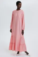 ROBE EN LIN TEXTURÉ AVEC OURLET FRONCÉ