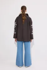 APLİKE NAKIŞLI  KEMERLİ DENİM CEKET