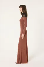 SİM DETAYLI UZUN KOLLU ELBİSE