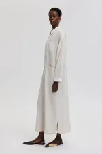 ROBE EN LIN TEXTURÉ AVEC DÉTAILS À RAYURES