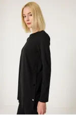 ENSEMBLE TUNIQUE ET PANTALON AVEC DÉTAIL DE BOUTONS-PRESSION