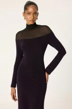 SİM DETAYLI UZUN KOLLU ELBİSE