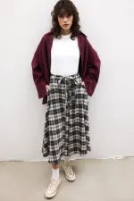 JUPE À CARREAUX AVEC CEINTURE