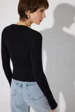 ÖNDEN ÇITÇITLI UZUN KOLLU BODY