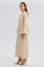 Robe en taffetas avec détails aux manches