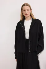 Ensemble veste et jupe drapées en cupra