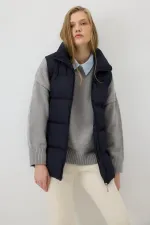 ZIPPED PUFFER VEST ZIPPED PUFFER VEST