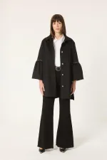 Veste en gabardine avec manches ornées de pierres