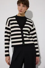 YUMUŞAK DOKULU TRİKO HIRKA