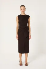 ROBE SANS MANCHES À NOUER