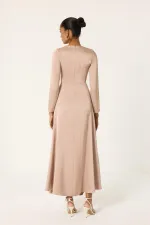 BROŞ DETAYLI SATEN  ELBİSE