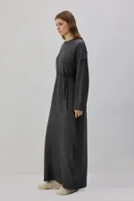 ROBE MAXI EN MAILLE AVEC CEINTURE
