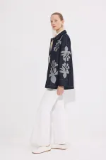 APLİKE NAKIŞLI  KEMERLİ DENİM CEKET