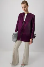 ÖNÜ BAĞLAMALI SİMLİ CEKET