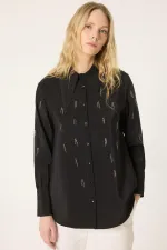 ASİMETRİK YAKA TAŞLI KUPRA GÖMLEK