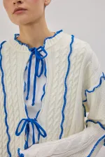 KONTRAST BİYELİ TRİKO HIRKA