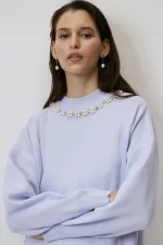 YAKASI İNCİLİ KAZAK