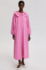 DRESS WITH RUFFLED COLLAR DRESS WITH RUFFLED COLLAR