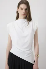 CHEMISE AVEC DÉTAIL DE PLIS AUX ÉPAULES