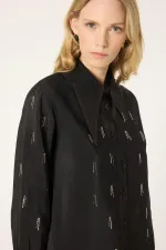 ASİMETRİK YAKA TAŞLI KUPRA GÖMLEK