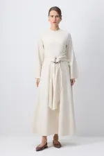 DOĞAL DOKULU KEMER DETAYLI ELBİSE