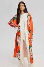 FLORAL PATTERNED KIMONO WITH TASSEL DETAILS FLORAL PATTERNED KIMONO WITH TASSEL DETAILS