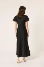 robe en satin à col en V