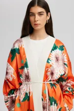 FLORAL PATTERNED KIMONO WITH TASSEL DETAILS FLORAL PATTERNED KIMONO WITH TASSEL DETAILS