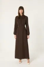 DİK YAKA ŞİFON ELBİSE