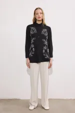 CHEMISE AVEC DÉTAILS DE BRODERIE