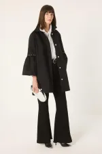 Veste en gabardine avec manches ornées de pierres