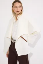 VESTE EN SATIN AVEC CEINTURE EN CUIR