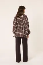 VESTE SURDIMENSIONNÉE AVEC COL ORNÉ DE PIERRES