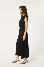 KOLSUZ PİLİSELİ ELBİSE