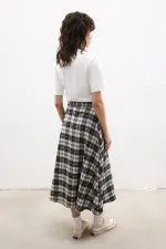 JUPE À CARREAUX AVEC CEINTURE