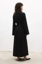 ROBE EN CRÊPE CEINTURE