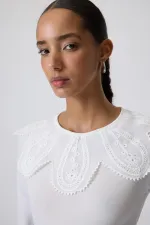 LACE COLLAR AND STUCK BODY