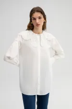SHIRT WITH EMBROIDERED COLLAR