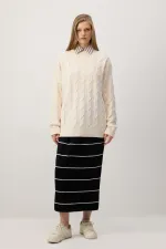 JUPE EN MAILLE AVEC TAILLE ÉLASTIQUE